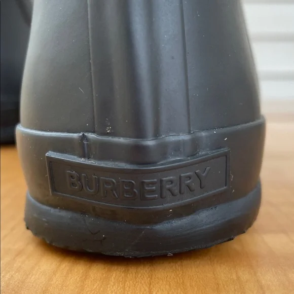 Burberry Kids Vintage Check Neoprene and Rubber Rain Boots Size 3 Kids Unisex - Picture 5 of 10